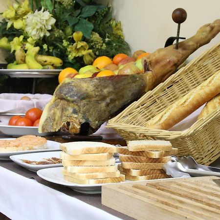 Apartaments Travessera-Parc Gueell Barcelona Zewnętrze zdjęcie