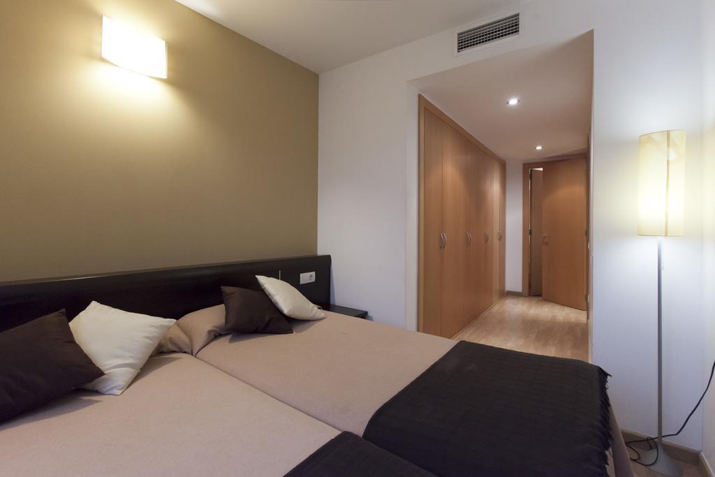 Apartaments Travessera-Parc Gueell Barcelona Zewnętrze zdjęcie