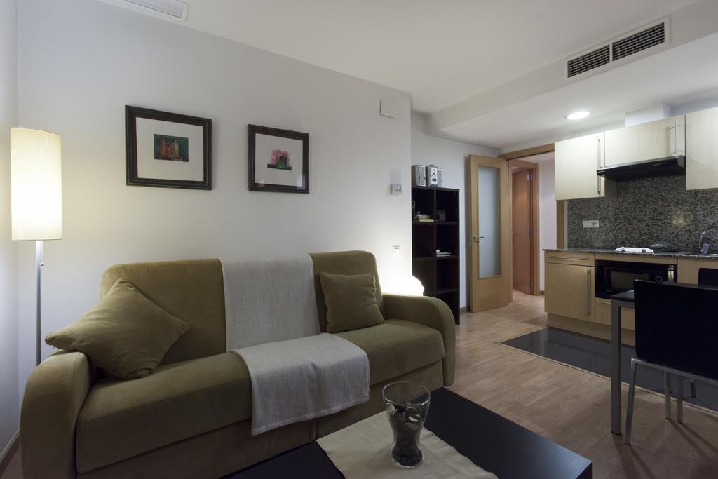 Apartaments Travessera-Parc Gueell Barcelona Zewnętrze zdjęcie