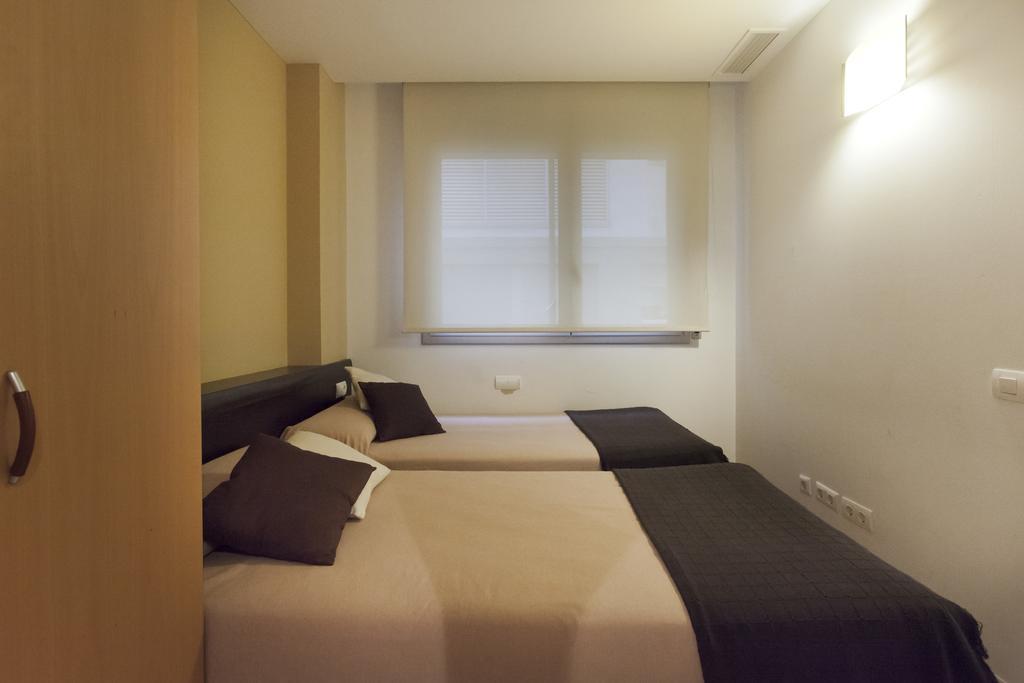 Apartaments Travessera-Parc Gueell Barcelona Zewnętrze zdjęcie