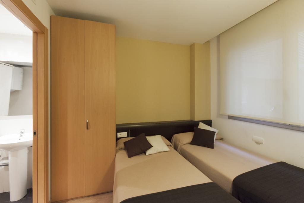 Apartaments Travessera-Parc Gueell Barcelona Zewnętrze zdjęcie