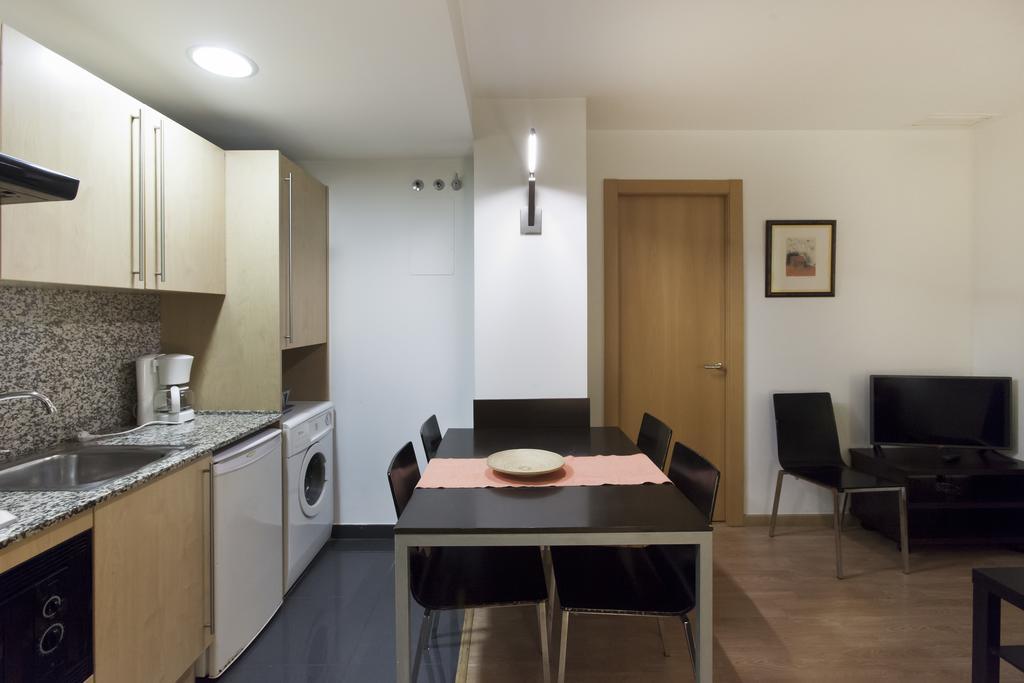 Apartaments Travessera-Parc Gueell Barcelona Zewnętrze zdjęcie