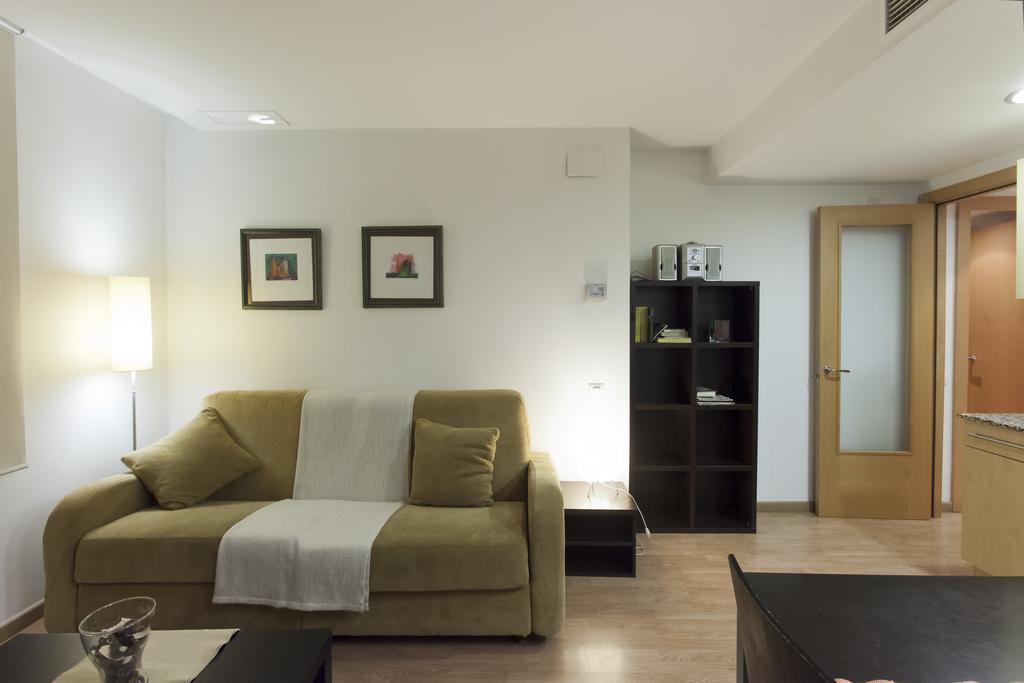Apartaments Travessera-Parc Gueell Barcelona Zewnętrze zdjęcie