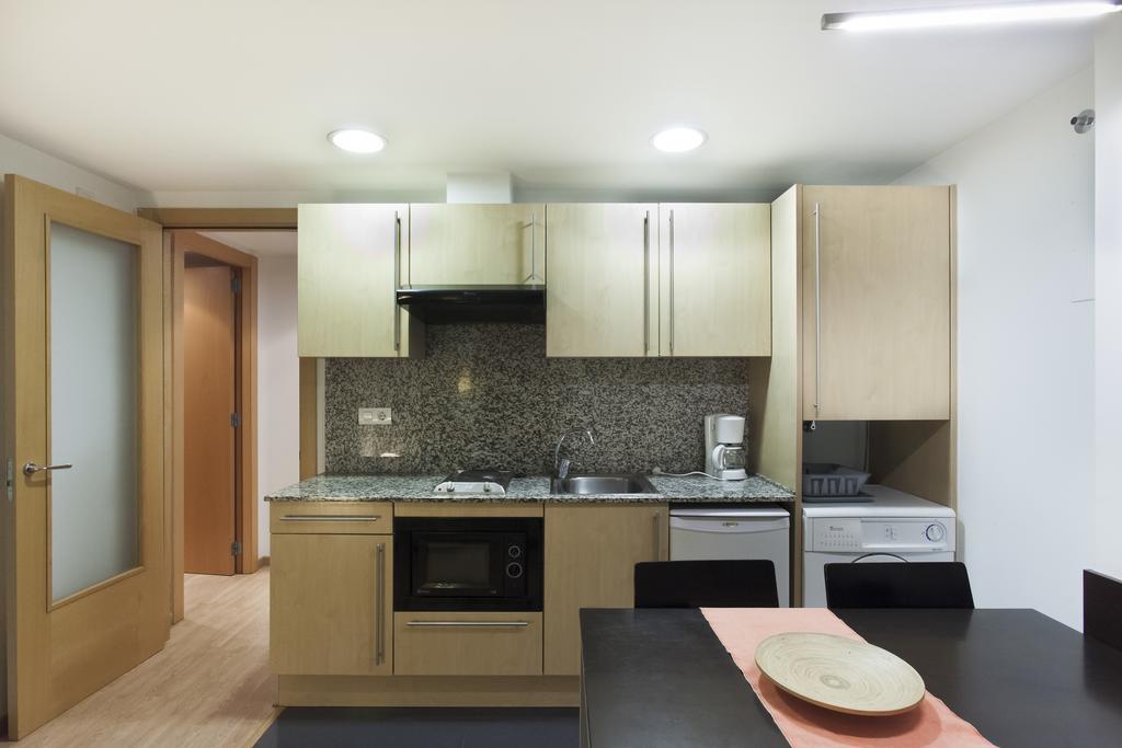 Apartaments Travessera-Parc Gueell Barcelona Zewnętrze zdjęcie