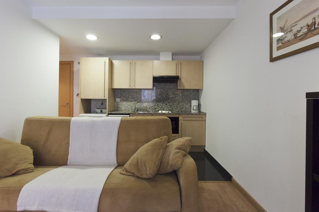 Apartaments Travessera-Parc Gueell Barcelona Zewnętrze zdjęcie