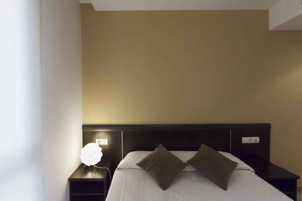 Apartaments Travessera-Parc Gueell Barcelona Zewnętrze zdjęcie