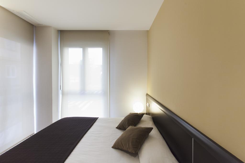 Apartaments Travessera-Parc Gueell Barcelona Zewnętrze zdjęcie