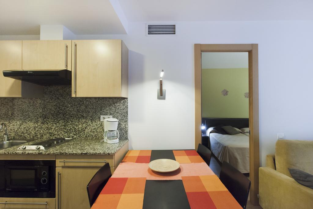 Apartaments Travessera-Parc Gueell Barcelona Zewnętrze zdjęcie