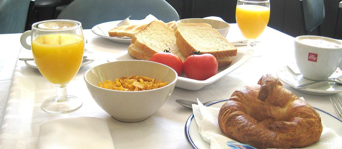 Apartaments Travessera-Parc Gueell Barcelona Zewnętrze zdjęcie